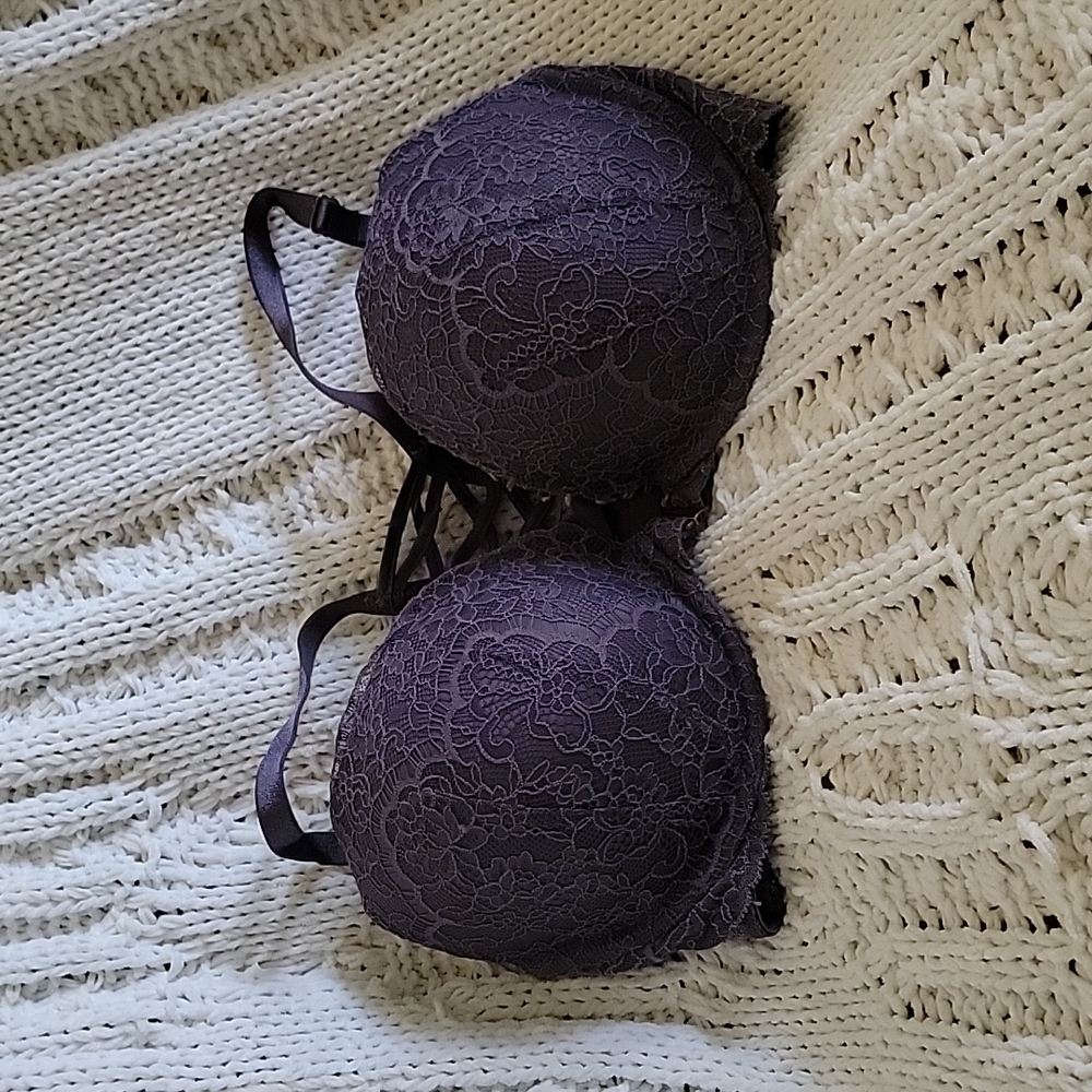 Victoria's Secret size 34D push-up bra